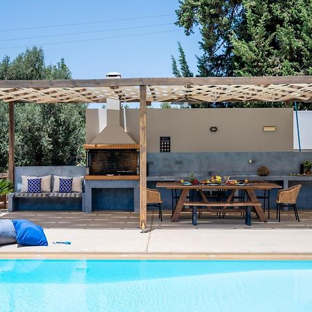 Villa Ellie - Heated Pool, Playground, Garden & Bbq! Vederoi Exterior photo