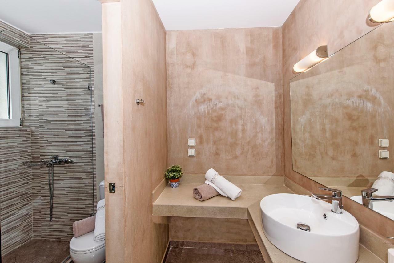 Villa Ellie - Heated Pool, Playground, Garden & Bbq! Vederoi Exterior photo