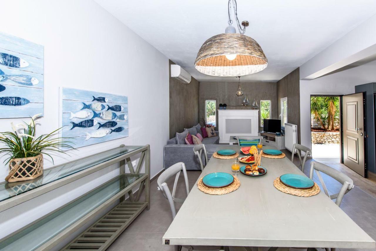 Villa Ellie - Heated Pool, Playground, Garden & Bbq! Vederoi Exterior photo